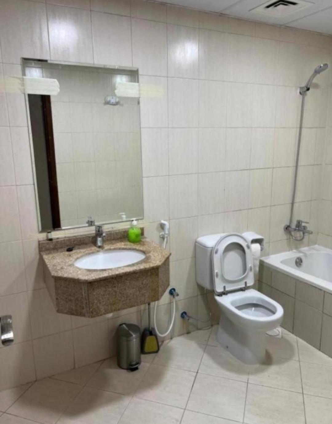 Luxury Sea View Amazing Room Double Bed - Room Inside Apartment Ajman Exterior photo