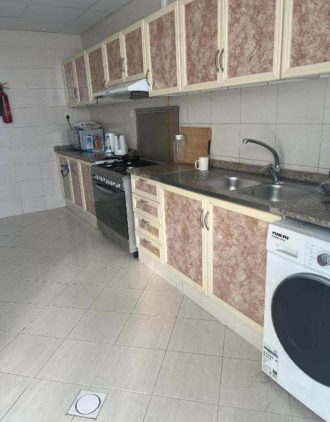 Luxury Sea View Amazing Room Double Bed - Room Inside Apartment Ajman Exterior photo