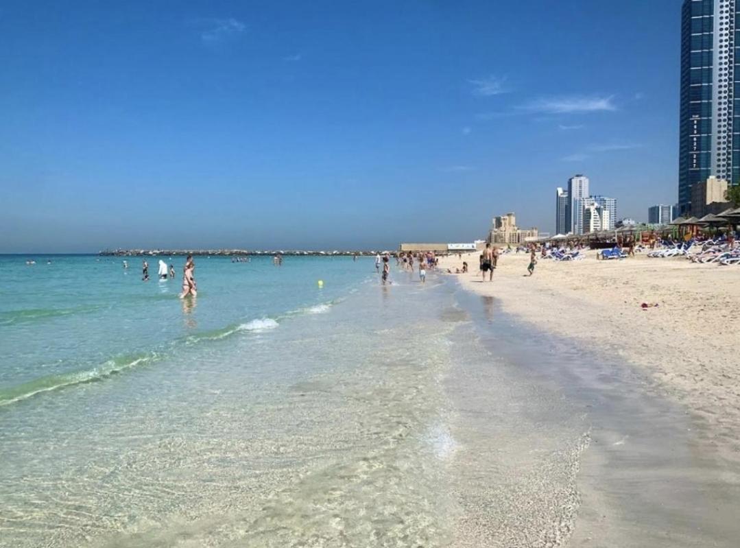 Luxury Sea View Amazing Room Double Bed - Room Inside Apartment Ajman Exterior photo