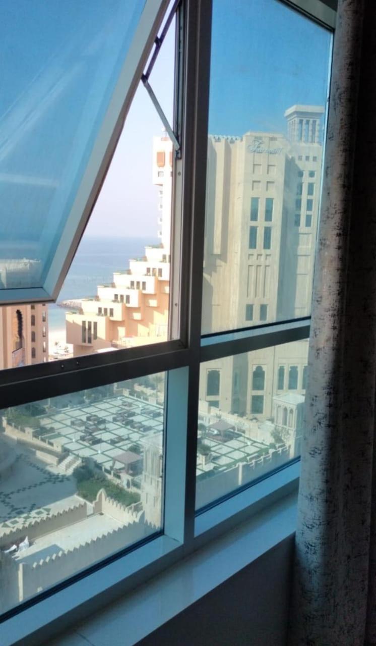 Luxury Sea View Amazing Room Double Bed - Room Inside Apartment Ajman Exterior photo